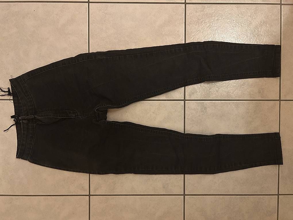 Jeans: Schwarze skinny jeans – Usato da Bern venduto da cin_r7xm 1