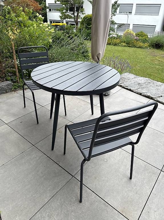 Tischset: Gartentisch plus zwei Stühle – Gebraucht aus Zürich von Julie90