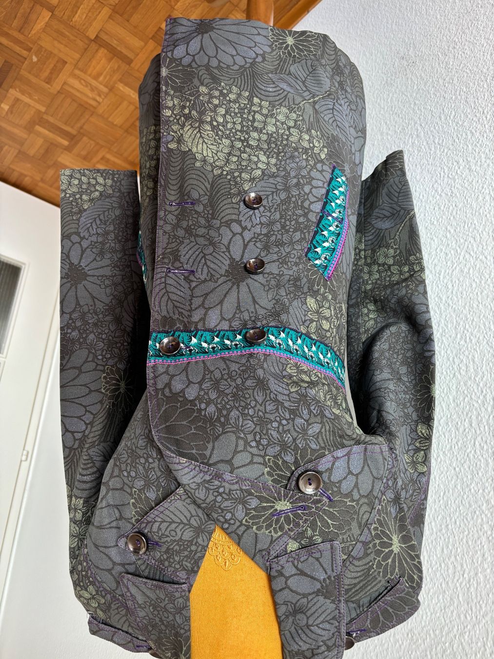 Cappotti: Trench Custo Barcelona,  taille S – Usato da Biel-Bienne venduto da sarahthierry 1