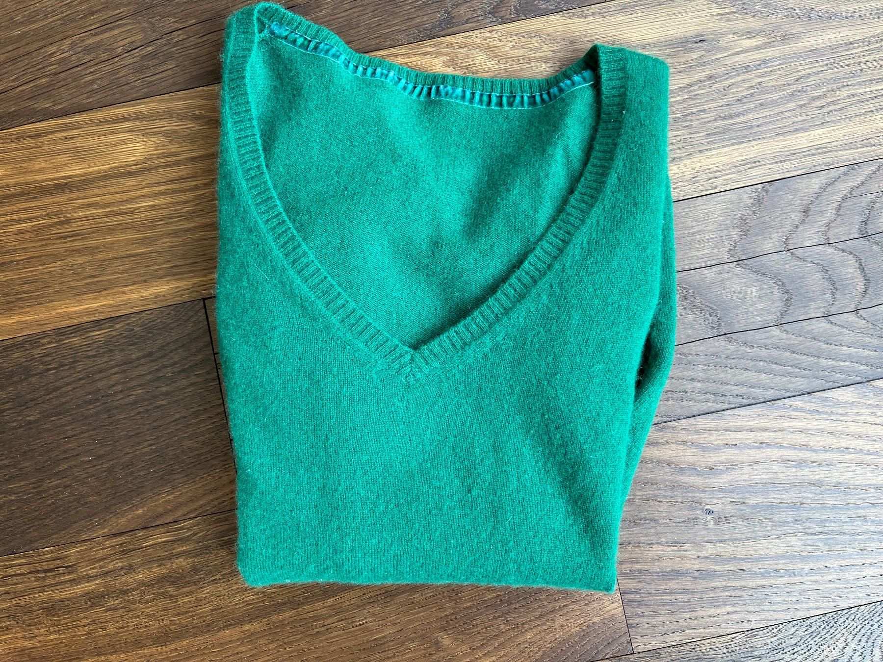 Maglioni & Felpe: Kaschmir Pullover V-Neck grün Gr. S – Usato da Affoltern am Albis venduto da Blackrhythm 6