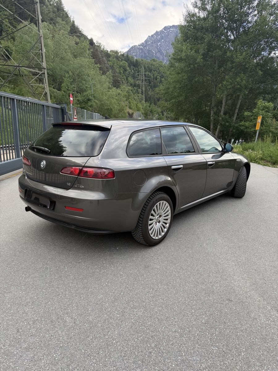 Alfa Romeo Automobili: Alfa Romeu 159 1.9 Jtd – Usato da Bitsch venduto da RSantos95 3