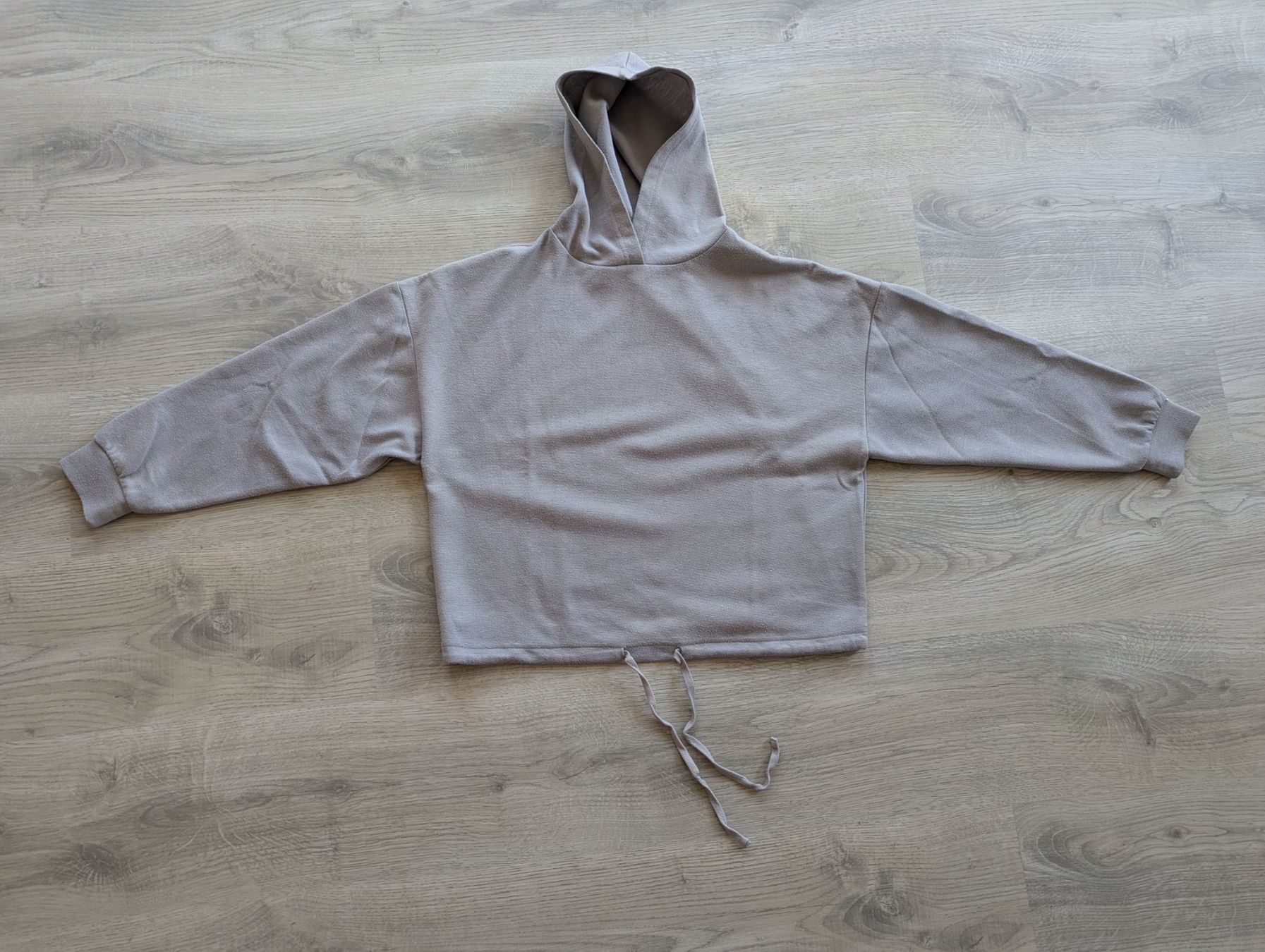Maglioni & Felpe: Grauer oversized Kapuzenpullover - C by One - Gr. 38/40 – Usato da Goldingen venduto da YouAreMySunshine