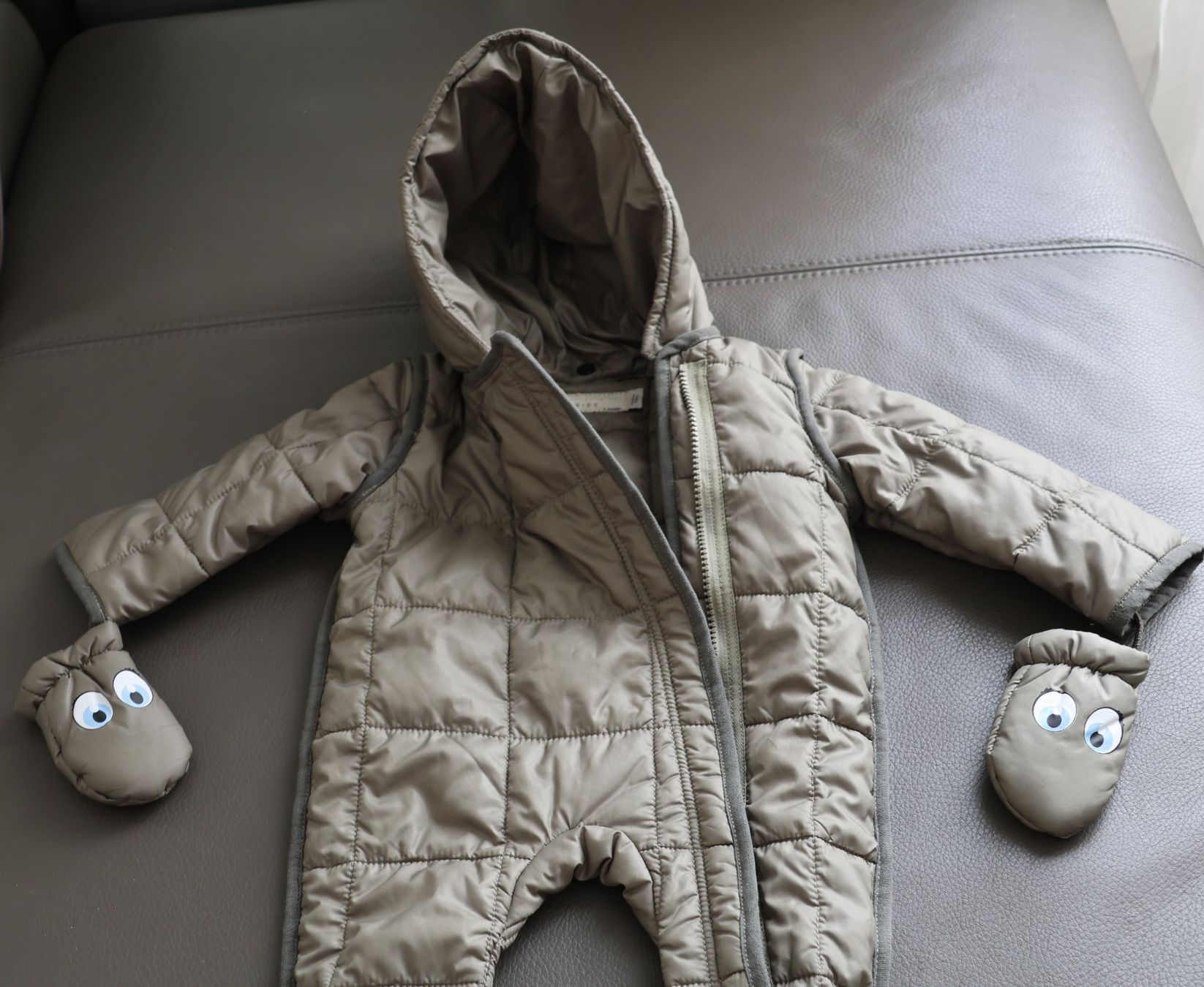 Pagliaccetti: KINDER STELLA MCCARNTEY OVERALL 6 MONATE – Nuovo (secondo la descrizione) da Balzers venduto da MinimenschMia 6