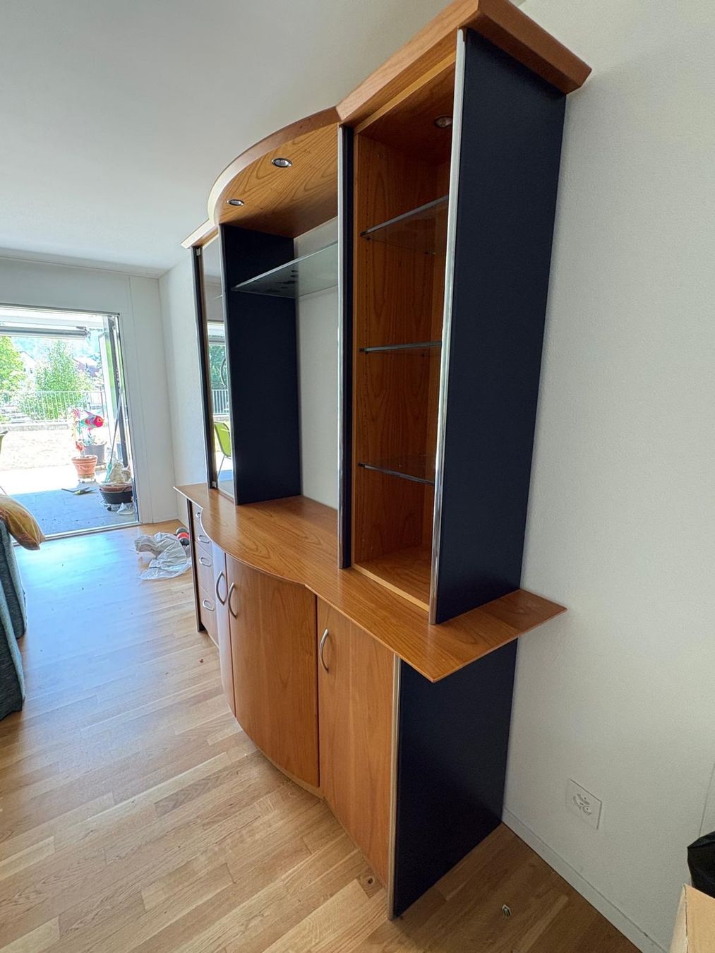 Vitrines: Vitrine / Wohnwand mit Beleuchtung – D'occasion à Klingnau par Umweltklinik 2