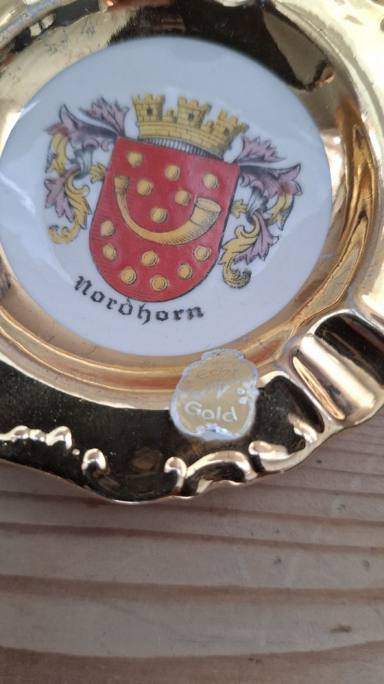 Cendriers: Aschenbecher Gold – D'occasion à Buochs par regenbogen7365 2