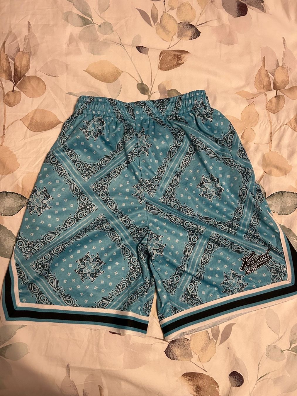 Pantaloni: kurze Hose – Usato da Lützelflüh-Goldb venduto da magnetostat