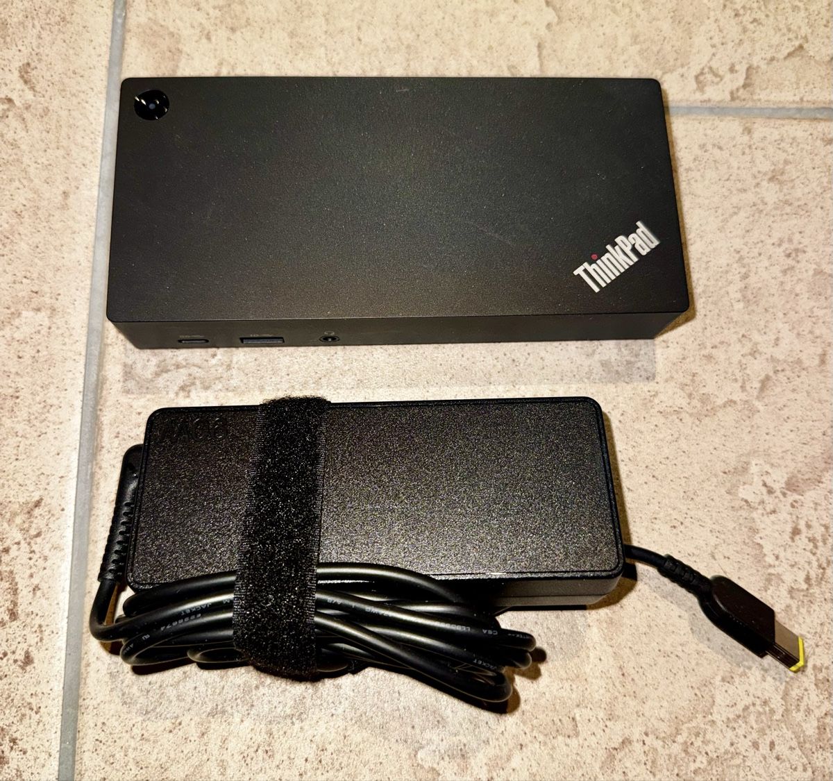Lenovo Docking station: Lenovo ThinkPad USB-C Dock Gen 2 Type 40AS Dockingstation – Usato da Berg am Irchel venduto da Pilatustrade
