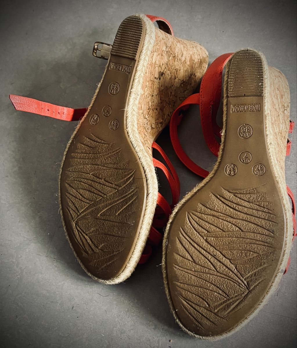 Scarpe da donna: Rote Gaint Sandalen mit Keilabsatz, Grösse 36 – Usato da Aarau venduto da Wolli85 4