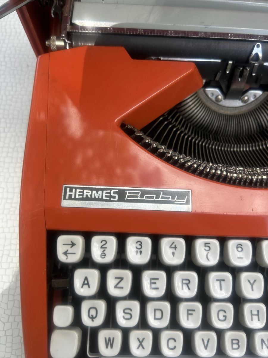 Hermès Macchine da scrivere: Hermes Baby AZERTY – Usato da Le Brassus venduto da val_c8d8 2