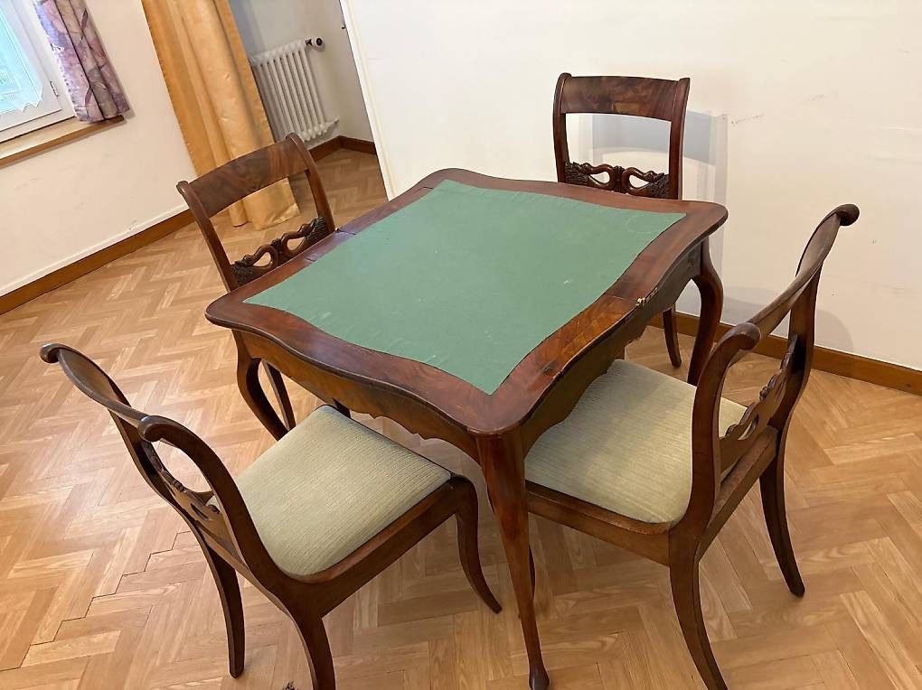 Tavoli: Spieltisch mit 4 Stühlen – Usato da Basel venduto da haddokk