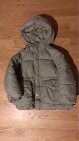 Khaki Winterjacke mit Kapuze, Grösse 116, Guter Zustand!