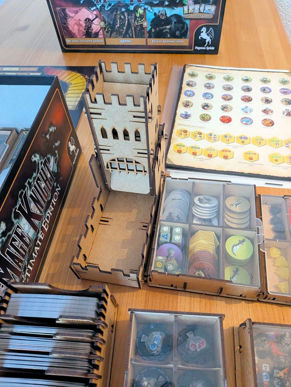 Pegasus Spiele Jeux: Mage Knight Ultimate Edition DE + e-Raptor Insert – D'occasion à St. Antoni par Waeberd 2