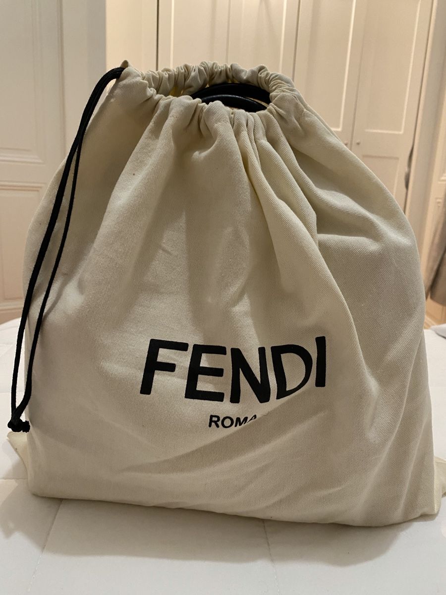 Fendi Borse da donna: Fendi 2jours leather handbag with Fur Charm – Nuovo (secondo la descrizione) da Mies venduto da nic_yk5d 8