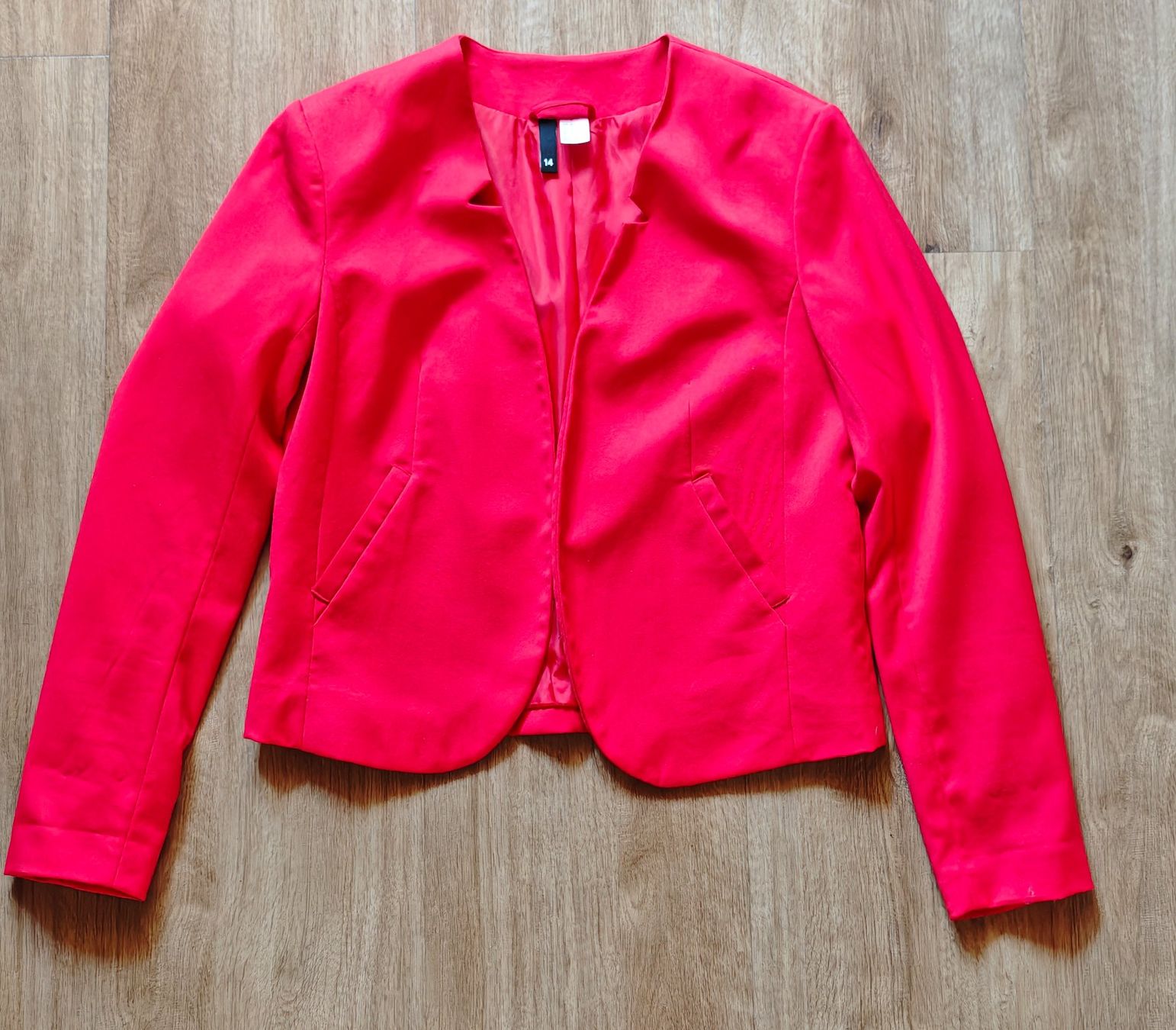 H&M Completi & Tailleur: Damen Blazer in rot – Usato da Frauenfeld venduto da ser_6hmn