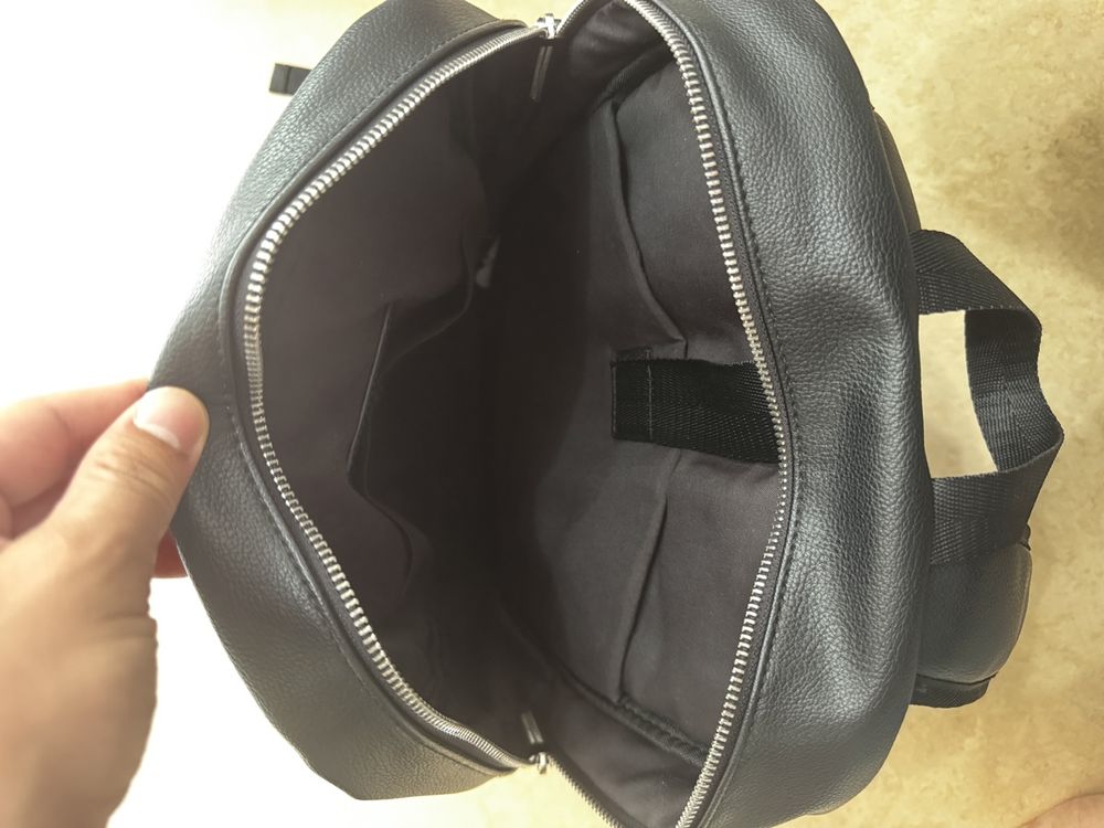 Zaini: Schwarzer Rucksack Leder Optik – Usato da Zürich venduto da swiss.tech 2