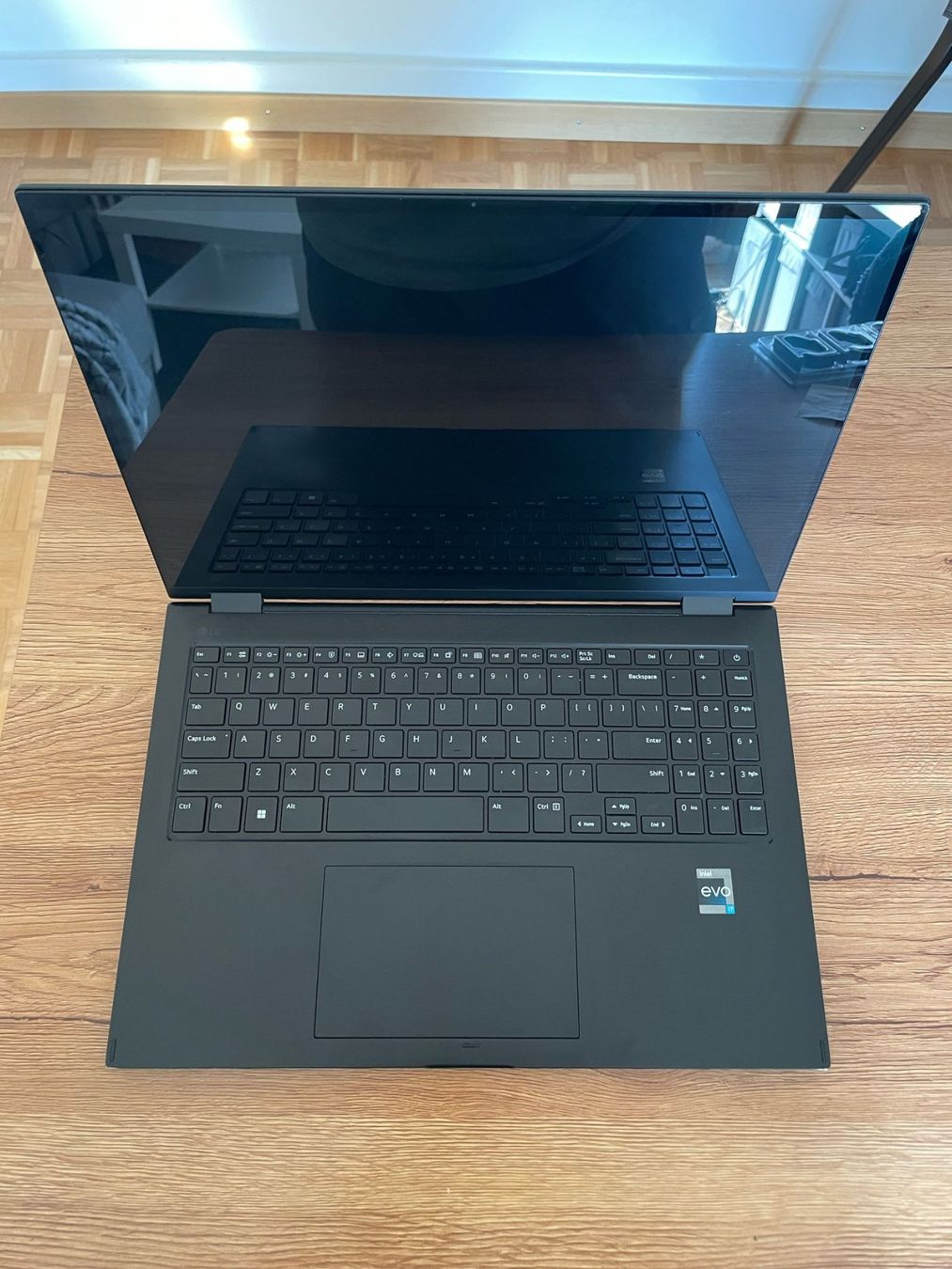 LG Notebooks: LG Gram Touchscreen 2-1 360 16" Foldable Notebook. – Gebraucht aus Olten von jjw264 2