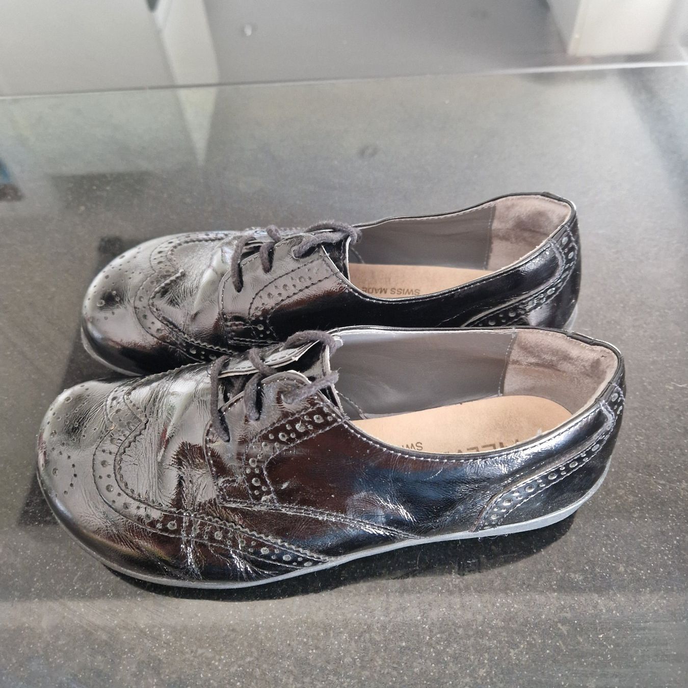 Helvesko Damenschuhe: Helvesko, Budapester, Lackleder, 35 – Gebraucht aus Gränichen von sunchi07 2