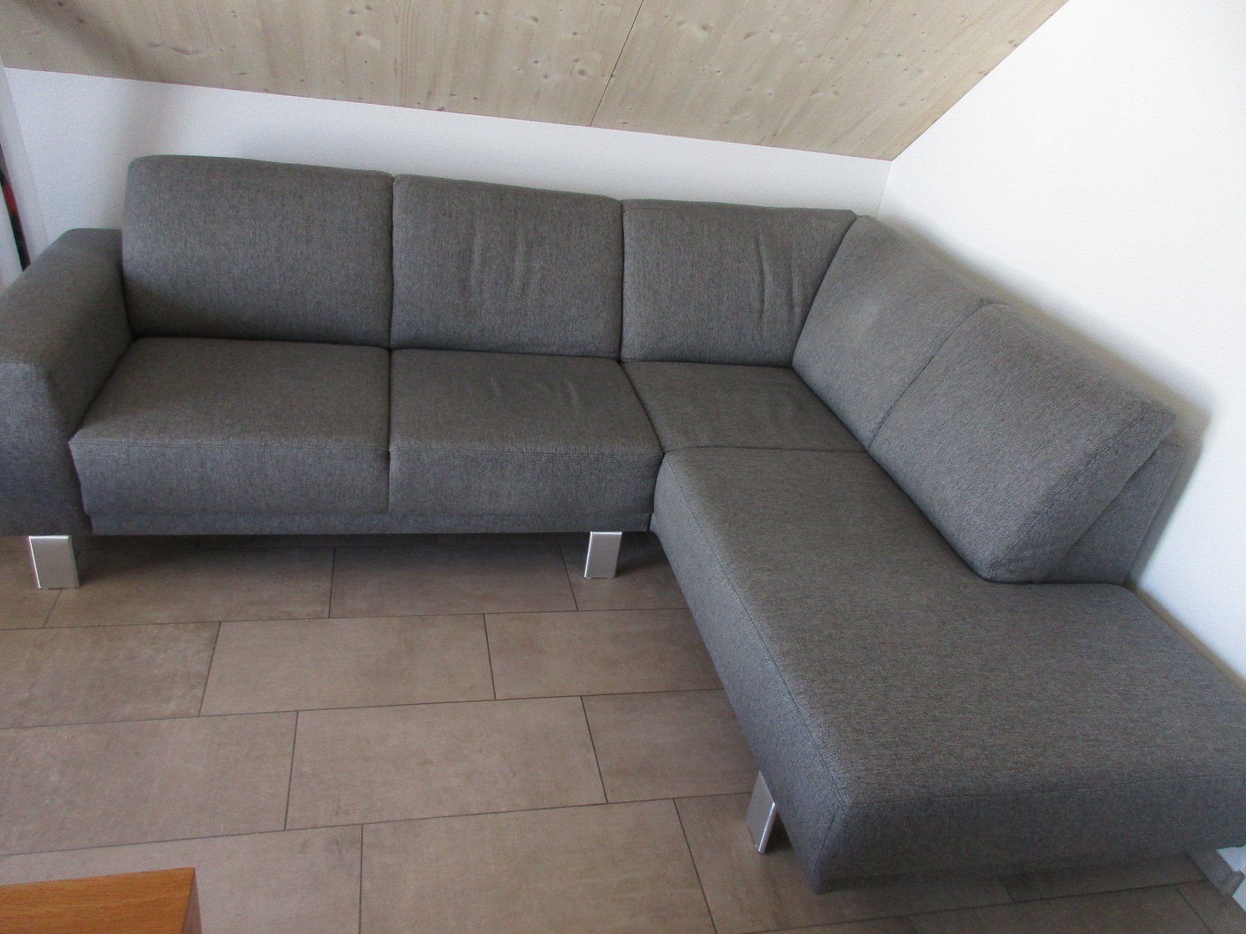 Pfister Sofas: Ecksofa grau mit 6 Stühlen – Gebraucht aus Niederwil AG von Cembalo 1