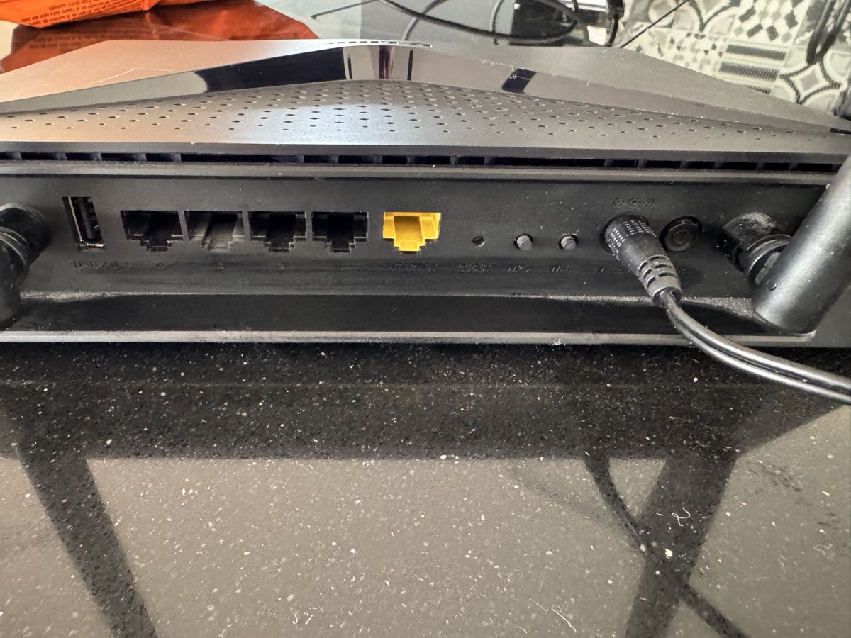 Dlink Modem & Router: D-Link Router AC 2600 DIR-882 – Usato da Gisikon venduto da Andy251 2