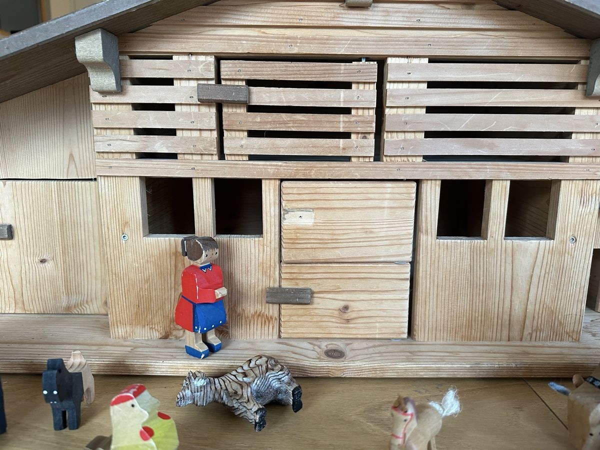 Articoli in legno: Trauffer Holzstall – Usato da Engelberg venduto da tan_gwc8 2