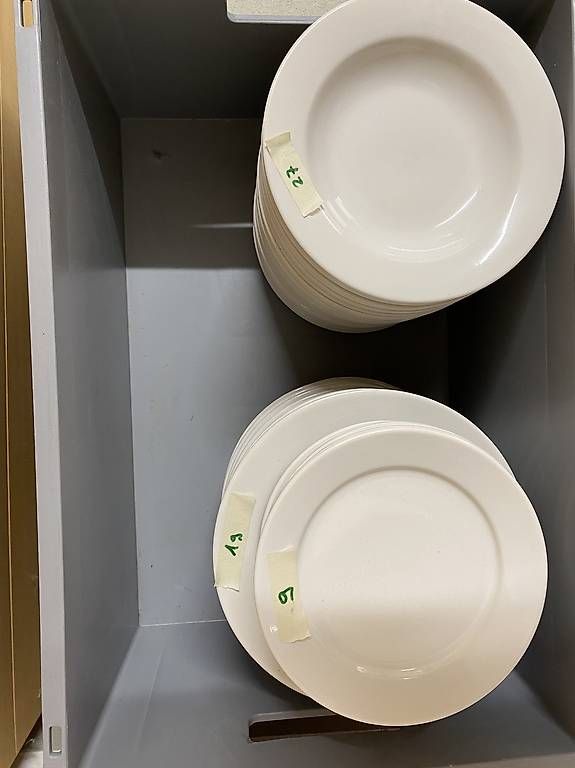 Assiettes: Konvolut weisse Teller – D'occasion à Aeschlen ob Gunten par Jrg1373 1