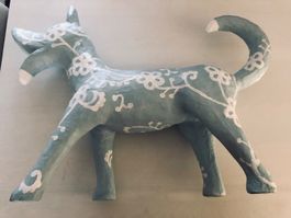 Dekofigur Hund, hellblau-weiss bemalt, Vintage Look!