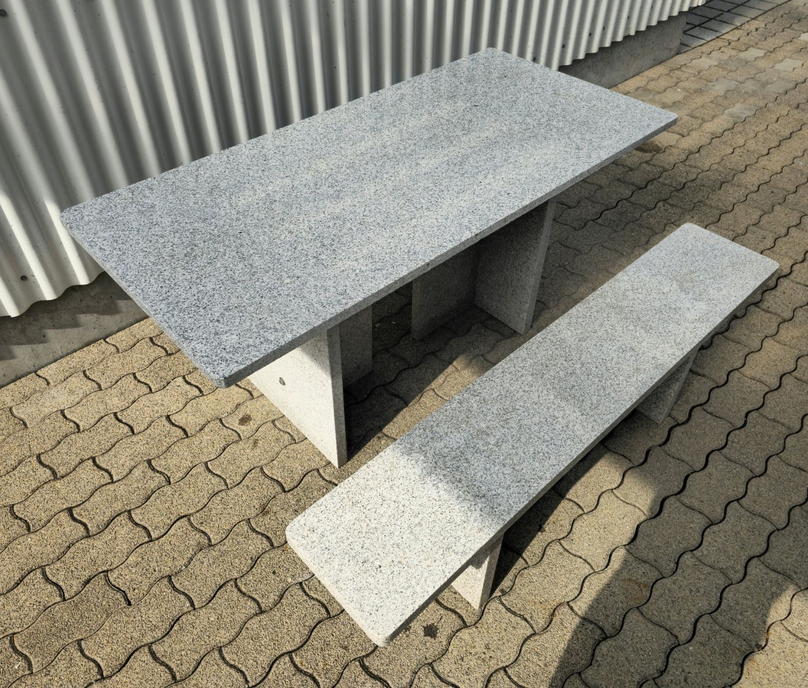 Tavoli: Granittisch mit Sitzbank – Usato da Etzgen venduto da juj_b678 2