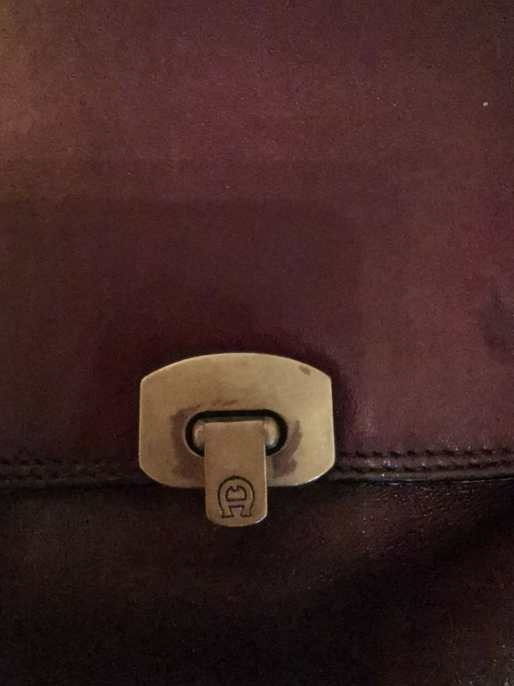 Aigner Taschen für Damen: Handtasche – Gebraucht aus Bern von Linii 1