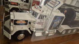 Model Truck White Peterbilt Praxair Condition Good 45