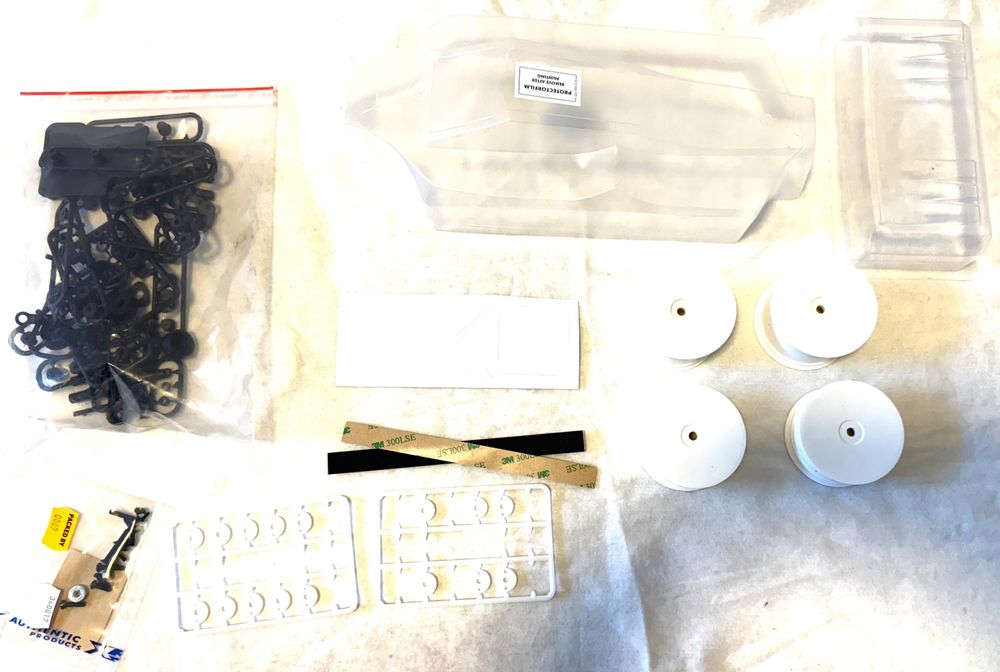XRay RC Kits de montage: XRAY XB4 2025 ÉDITION CARPET – Neuf avec emballage d'origine à Yverdon-les-Bains par Fijo-rc 9