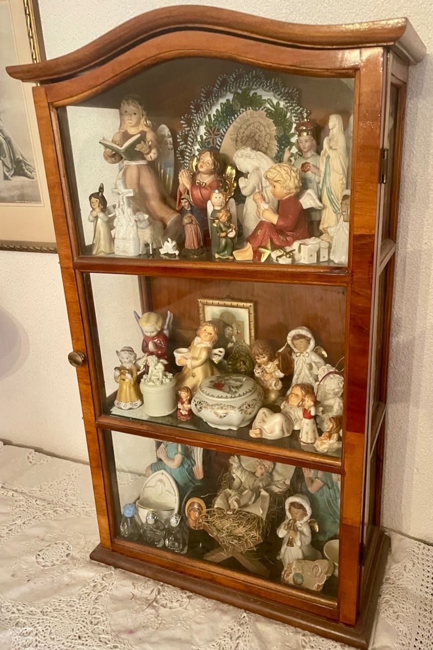 Vetrine: Vitrine inkl. Sammlung - diverse Engel etc. – Usato da Kleinlützel venduto da Schatzkiste_Laufen 1