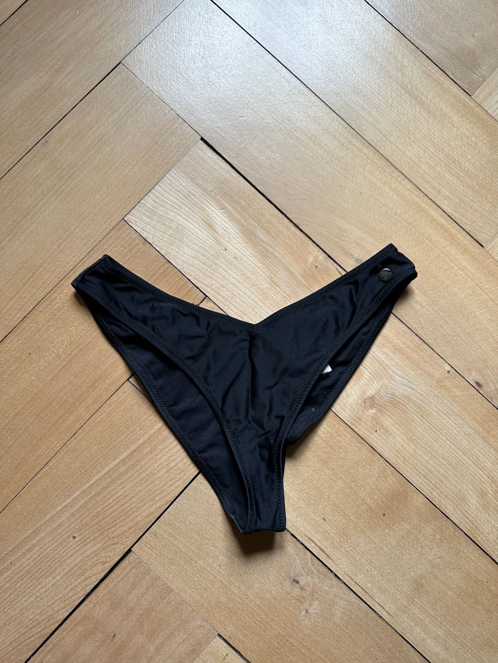 Badekleider & Bikinis: GYMSHARK - Bikini Slip schwarz XS – Gebraucht aus Zürich von
