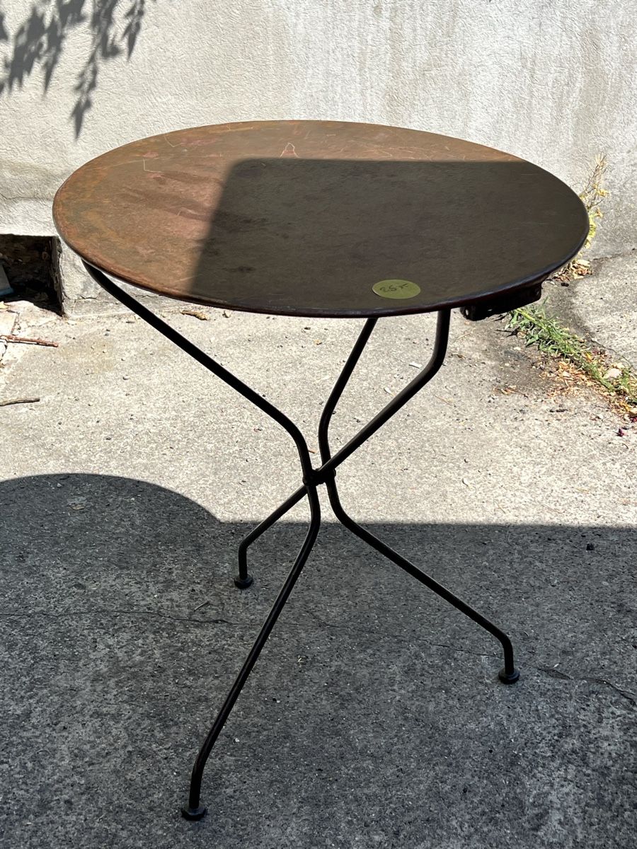 Tavoli: Runder Gartentisch Metall rostig klappbar 60cm Durchm. – Usato da bern venduto da eliott73 1