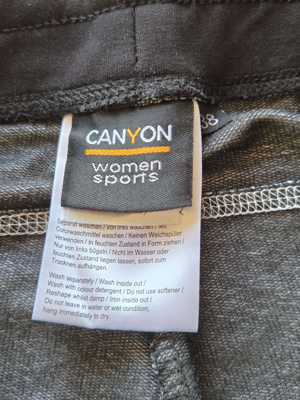 Canyon Hosen: schöne Hose, Joggpants, Canyon – Neu (gemäss Beschreibung) aus Wiesendangen von Sinhuk 2