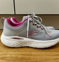 Sketchers women’s sneakers