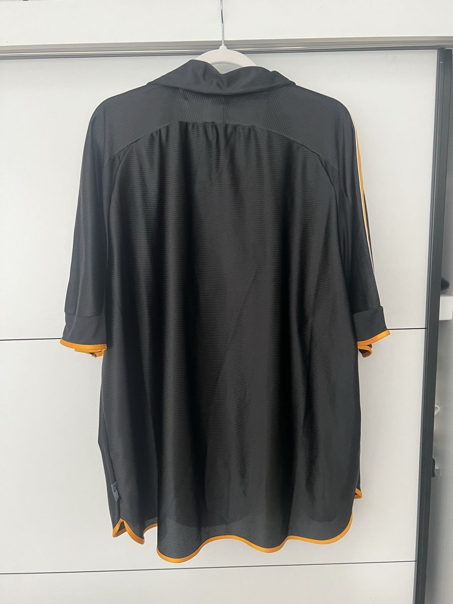 Canottiere & Pantaloni: Original Real Madrid Retro Trikot – Nuovo e nell'imballaggio originale da Beinwil am See venduto da justin.. 1