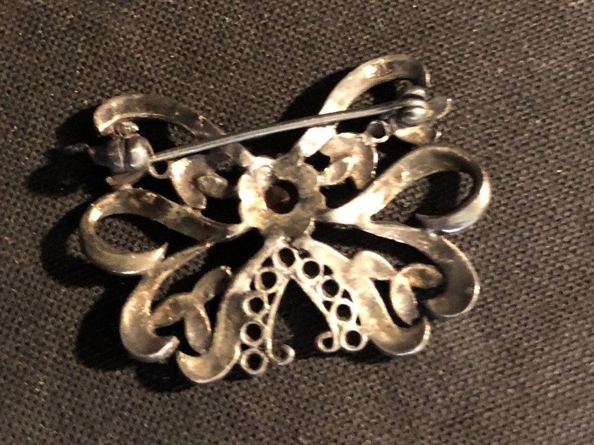 Broschen & Nadeln: Brosche Schmuck – Gebraucht aus Niederrohrdorf von beniledergerber 4