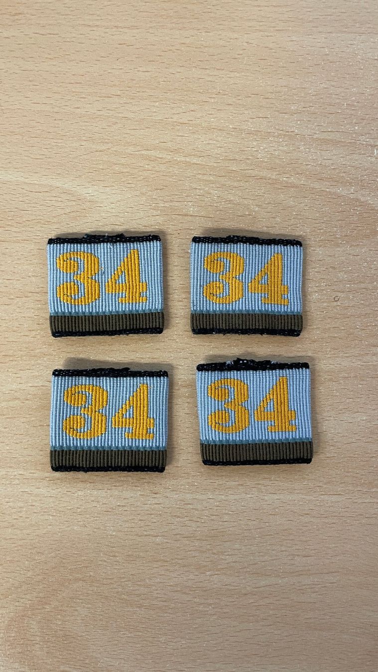 Schweizer Armee Placchette & Badge: Schweizer Armee Militär Patten Nr. 34, 4 Stk. – Usato da Glattfelden venduto da cybermaxx