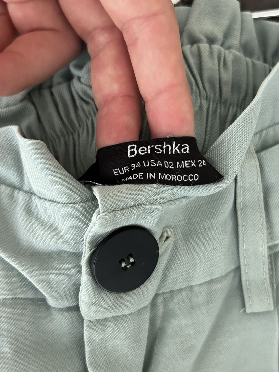 Bershka Pantaloni: Straight leg Leinenhose in Mint hellblau hellgrün Grösse 34 – Usato da Oberkirch LU venduto da a.nn.y 2