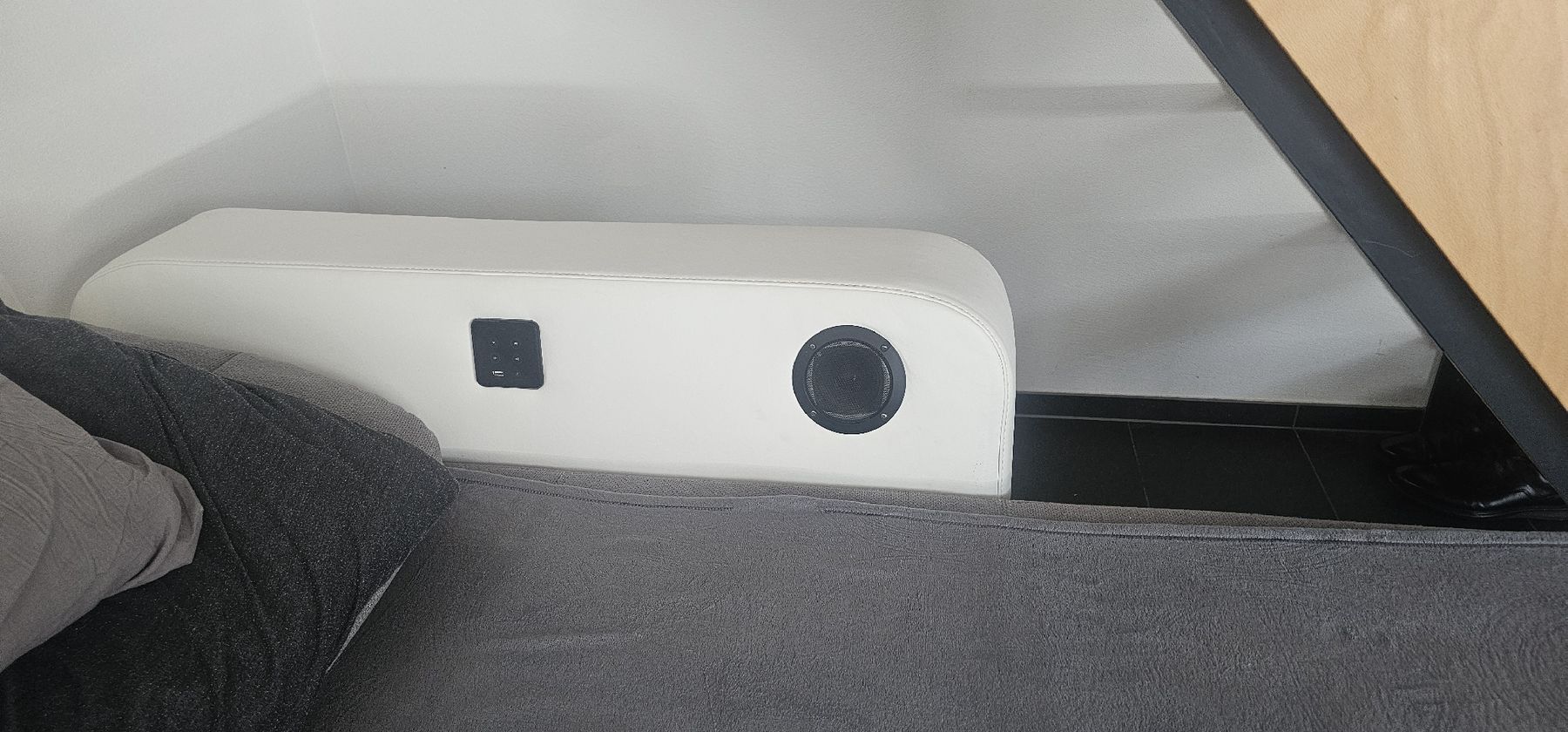 Divani: Corner Sofa grey/white used – Usato da Oberriet SG venduto da SPlayer333 1