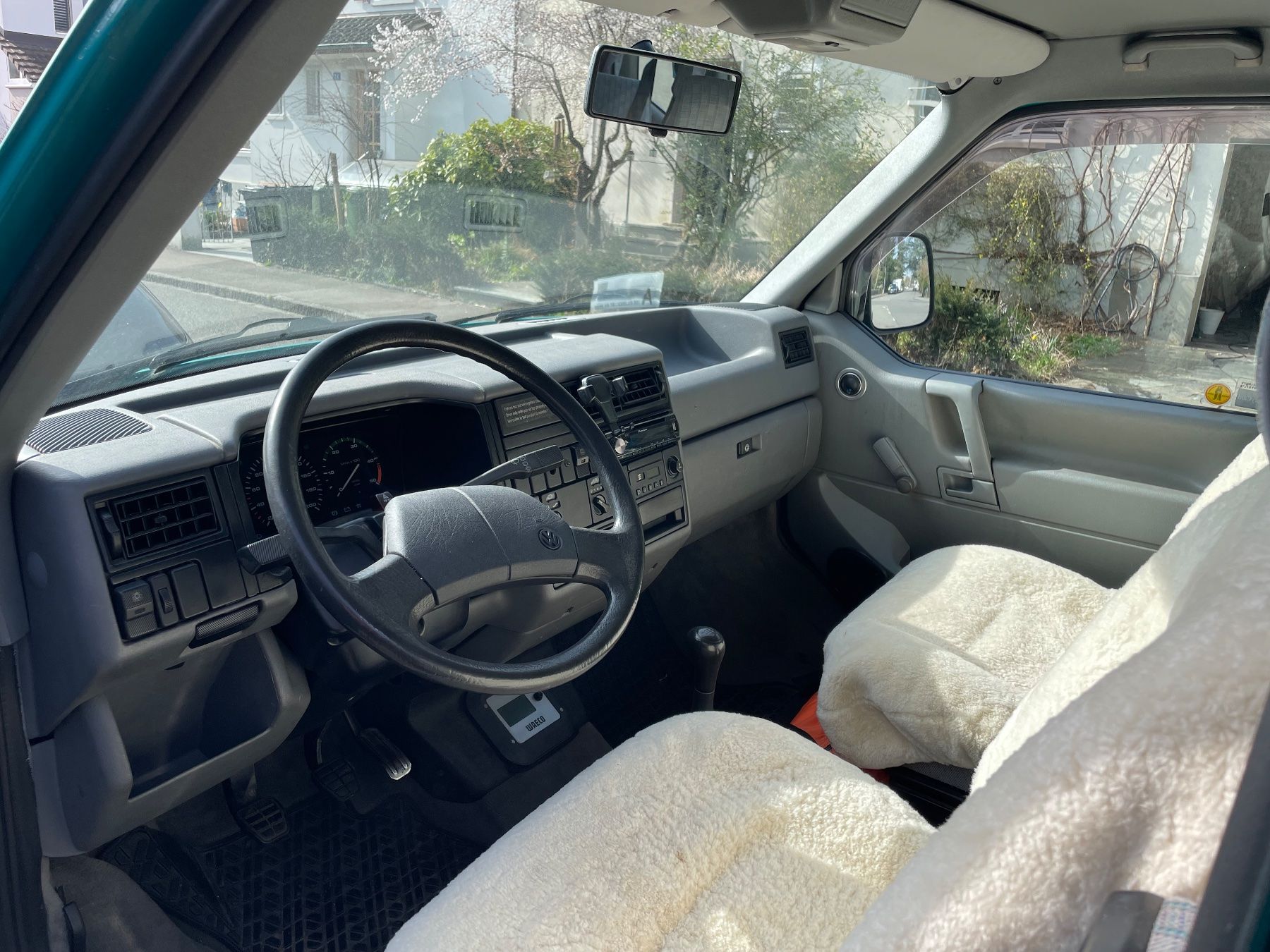 VW Camping Fahrzeuge: VW T4 Multivan 2.4D Camper – Gebraucht aus Riehen von rog_9vhy 4