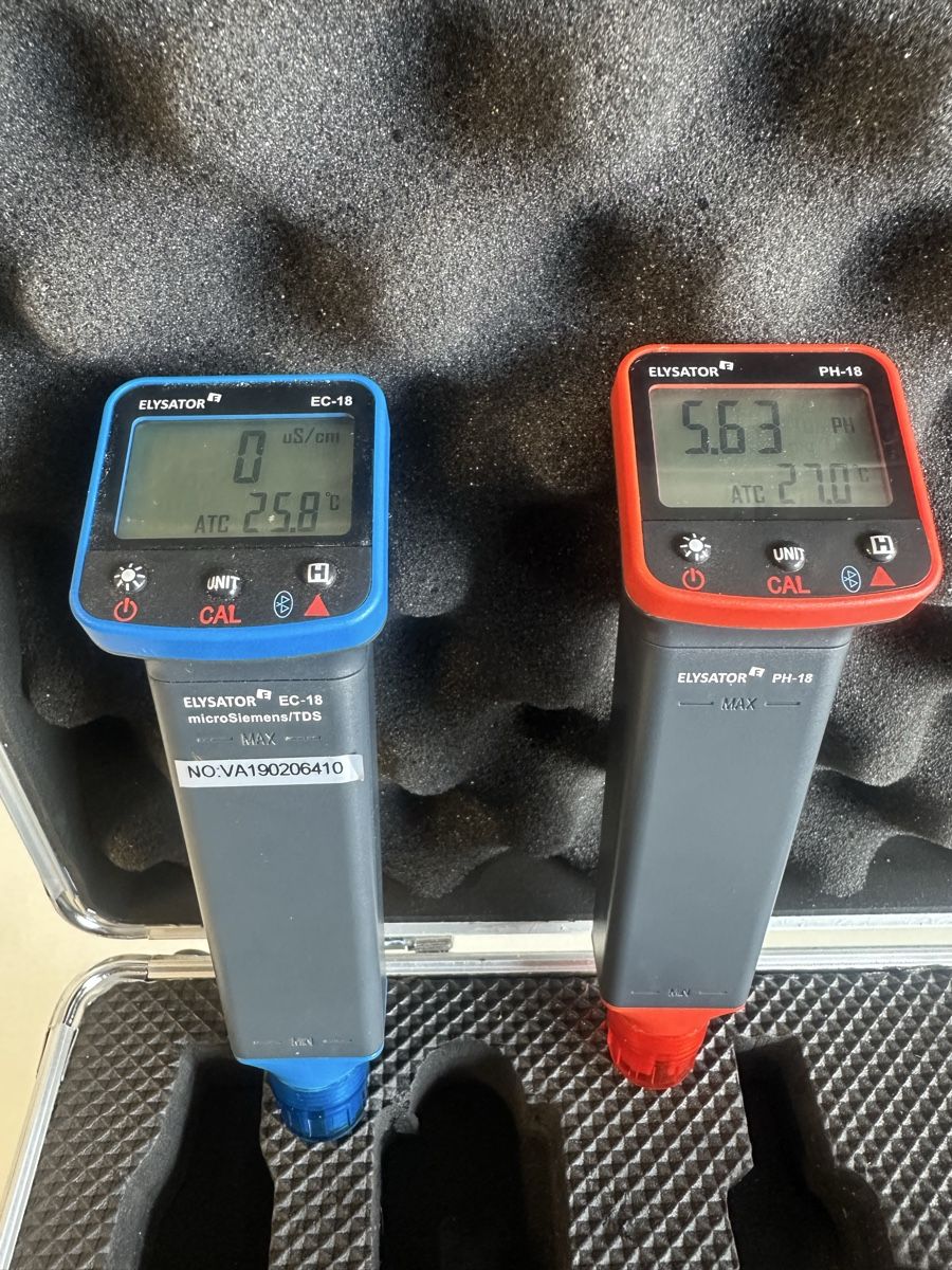 Misurare: PUROTAP Analysekoffer Elysator PH-18 und EC-18 – Usato da Zetzwil venduto da ZB05 6