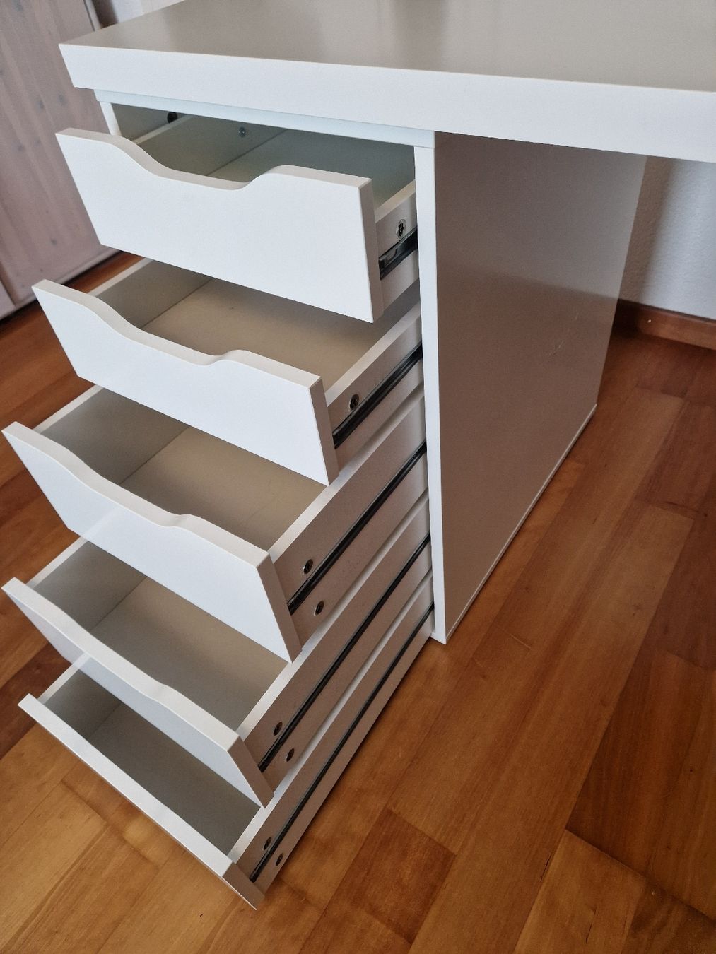 Scrivanie: Kinderpult – Usato da Steffisburg venduto da sel_sp7b 1
