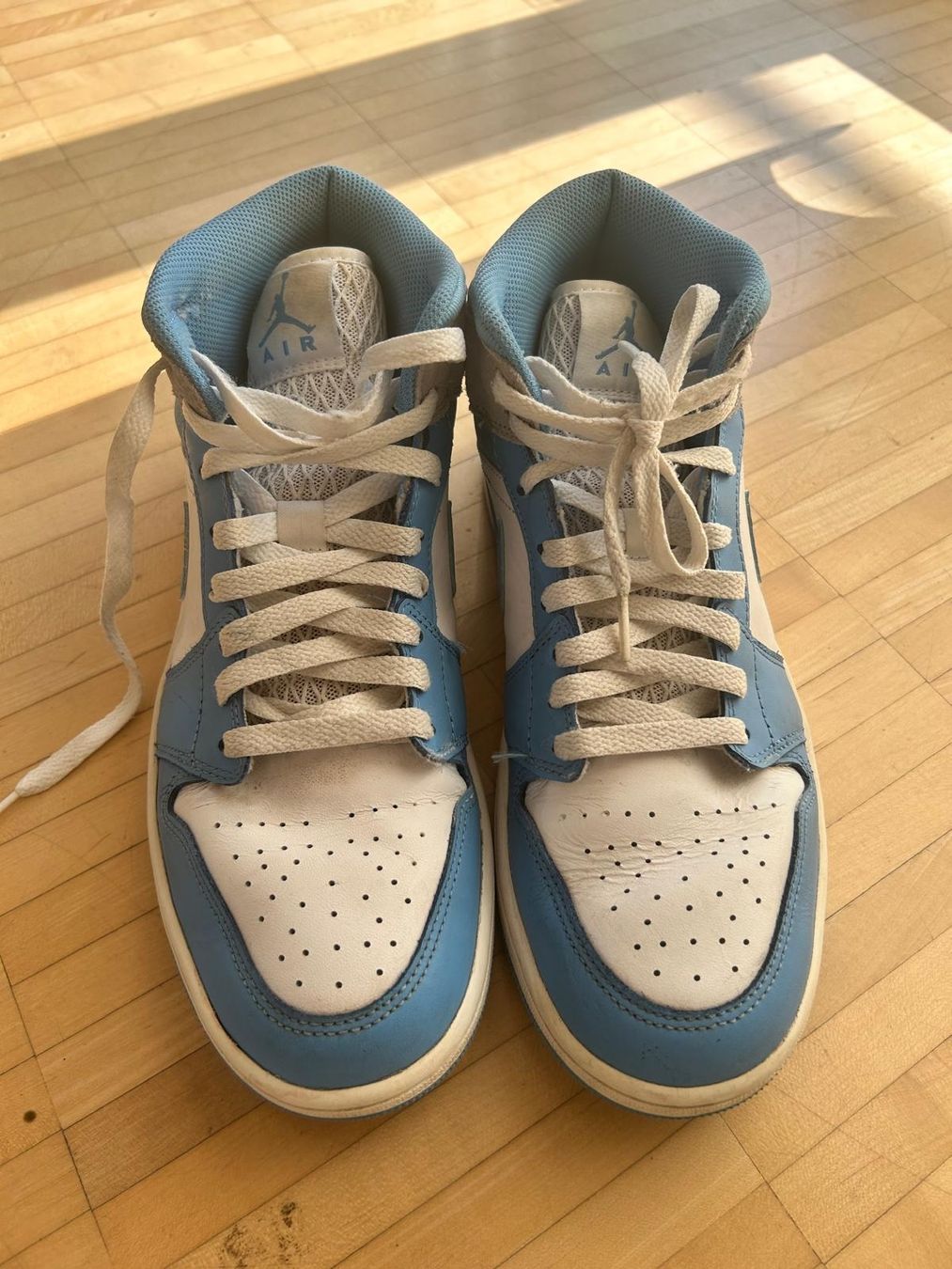 Jordan Scarpe da uomo: Jordan 1 Mid University Blue Grey – Usato da Luzern venduto da Carlita-21 1