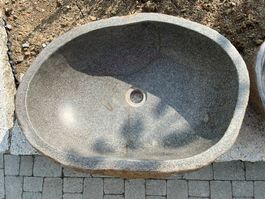 Brünneli aus Vulkanstein Nr. 5