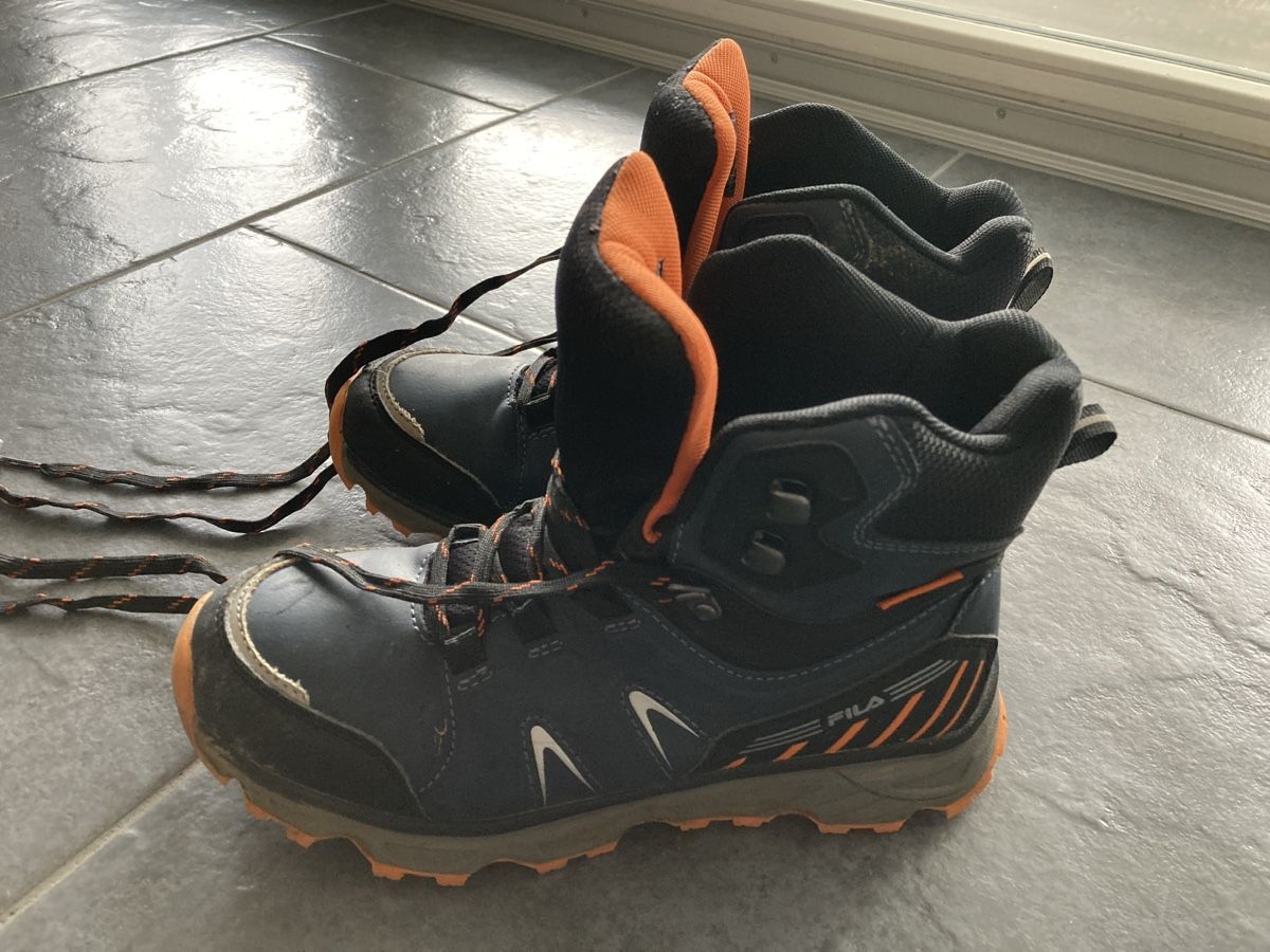 Fila Scarpe da uomo: Wanderschuhe Fila Gr. 37 – Usato da Uttigen venduto da daeni_83