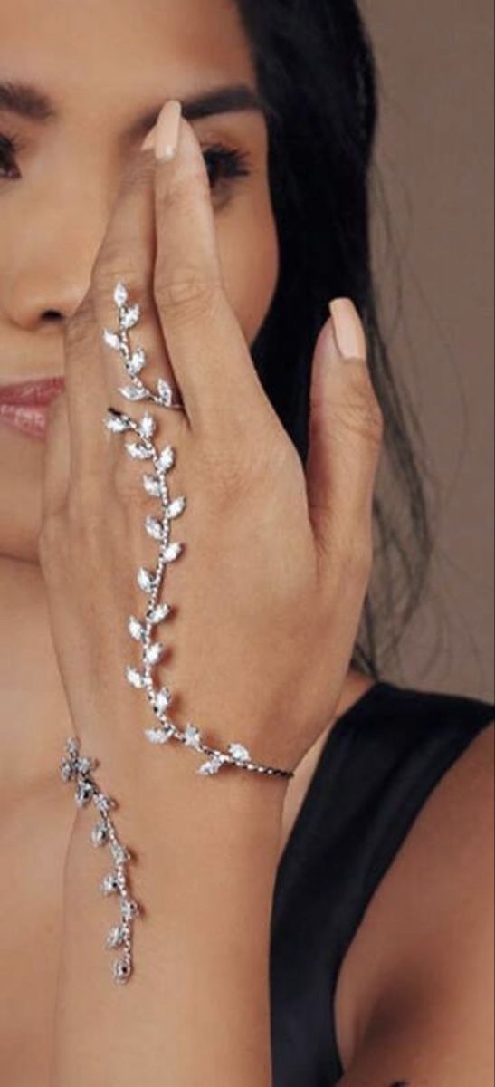 Bracciali & Braccialetti: Filigraner Armschmuck/Handschmuck – Nuovo e nell'imballaggio originale da Wetzikon ZH venduto da deb_8wcc