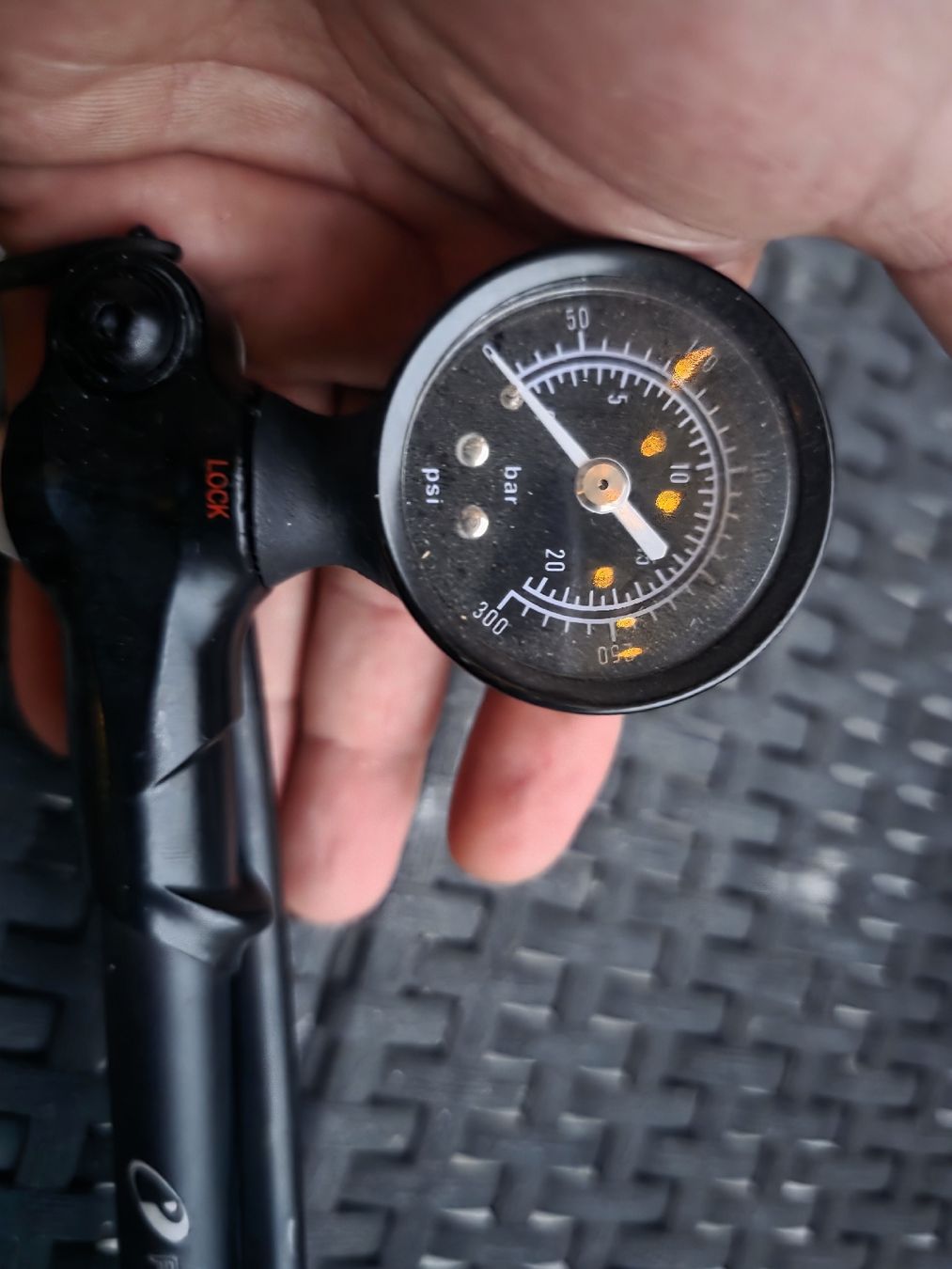 Pompe: PRO CRAFT Fahrradpumpe mit Manometer fast ungebraucht – Nuovo (secondo la descrizione) da Riniken venduto da Strikeone 1