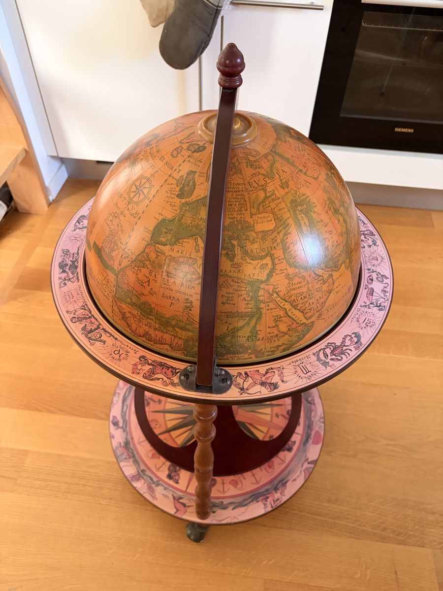 Autres décorations & accessoires: Mappemonde bar  – D'occasion à Vevey par yas_pn7t 1