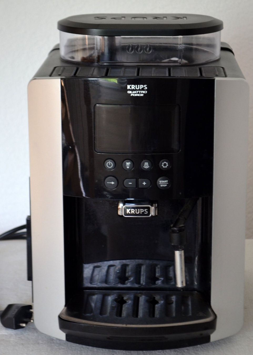 Krups Macchine per caffè & Macchine per espresso: Krups EA81 Kaffeemaschine / Machine à café – Usato da Collonges venduto da arashee